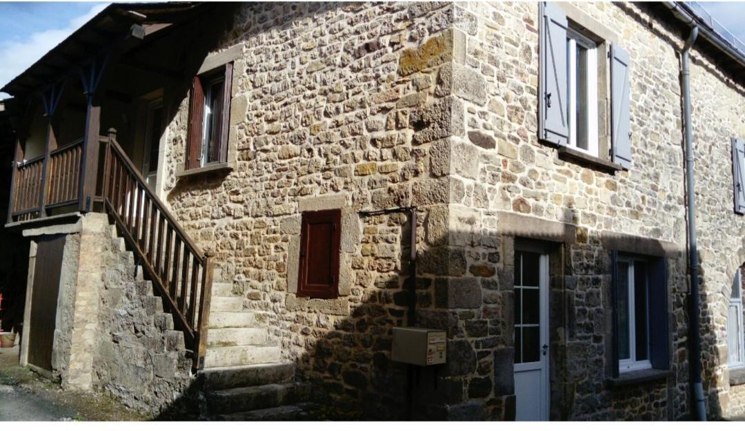 Maison De Village Goutrens Exterior foto